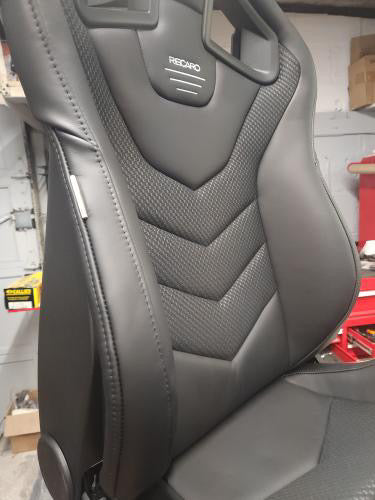 Recaro sportster sc with carbon rear inserts