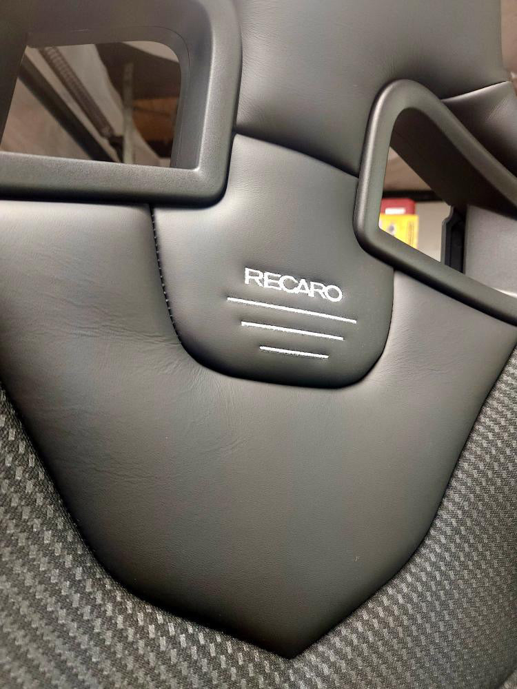 Recaro sportster sc with carbon rear inserts