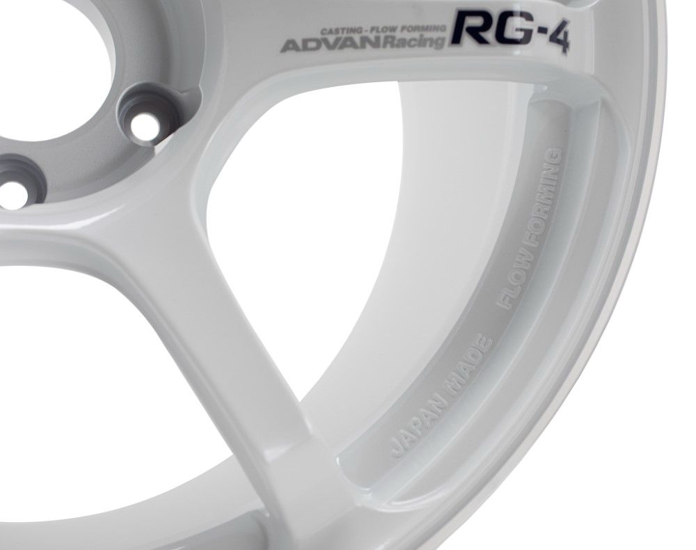 Advan RG-4 Wheel 18x9.5 5x114.3 45mm Racing White Metallic & Ring- set